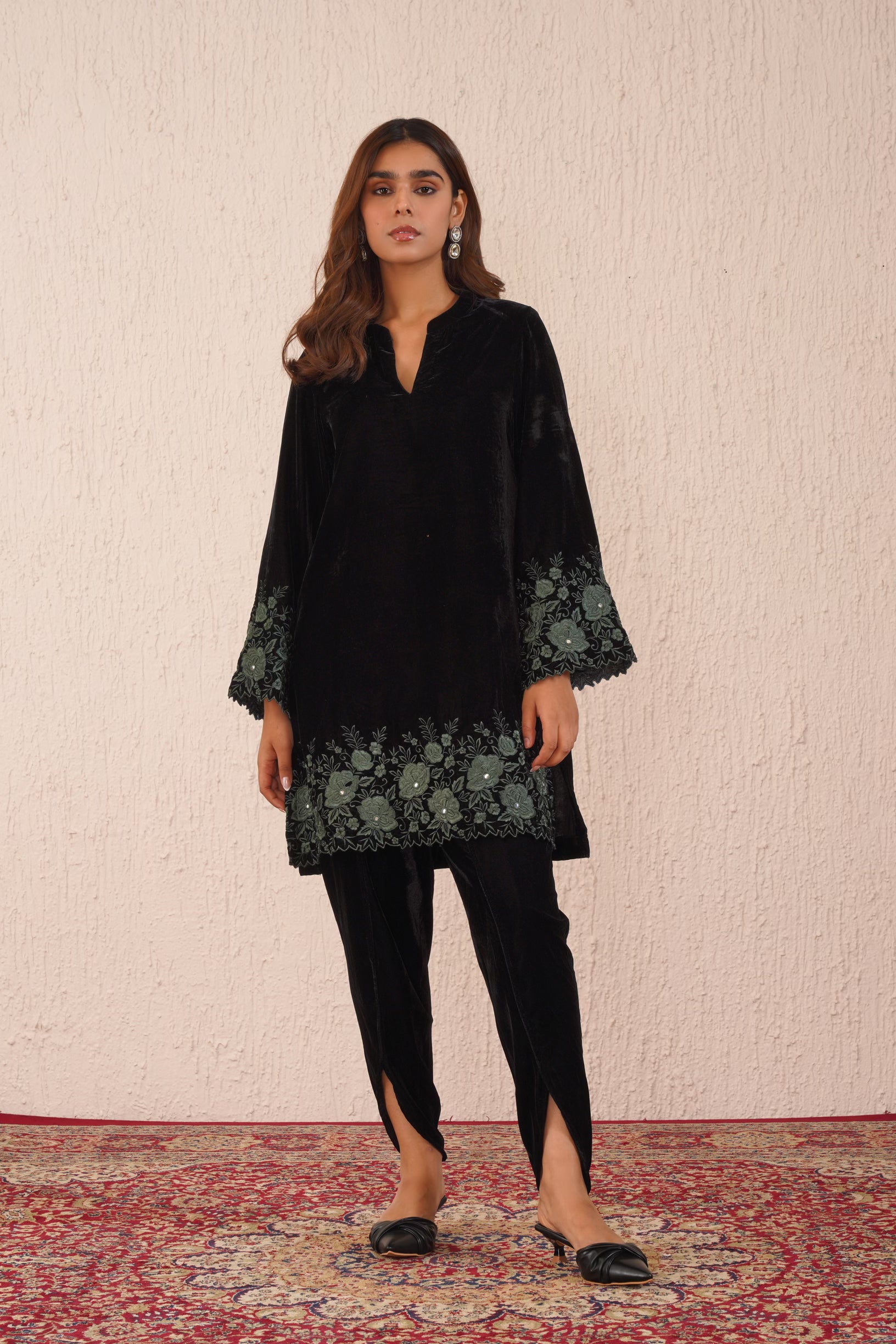 Shop Black Velvet Thread Embroidery Suit Sets in India – INCHING INDIA