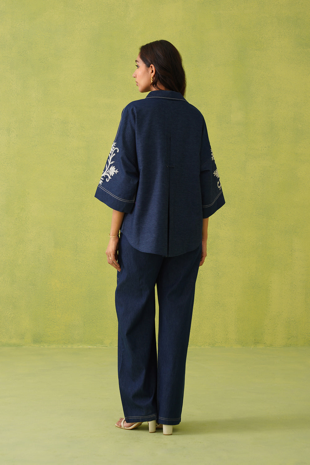 NoREMID デニム セットアップ INDIGO Noor Denim Embroidered Coord Set – INCHING INDIA