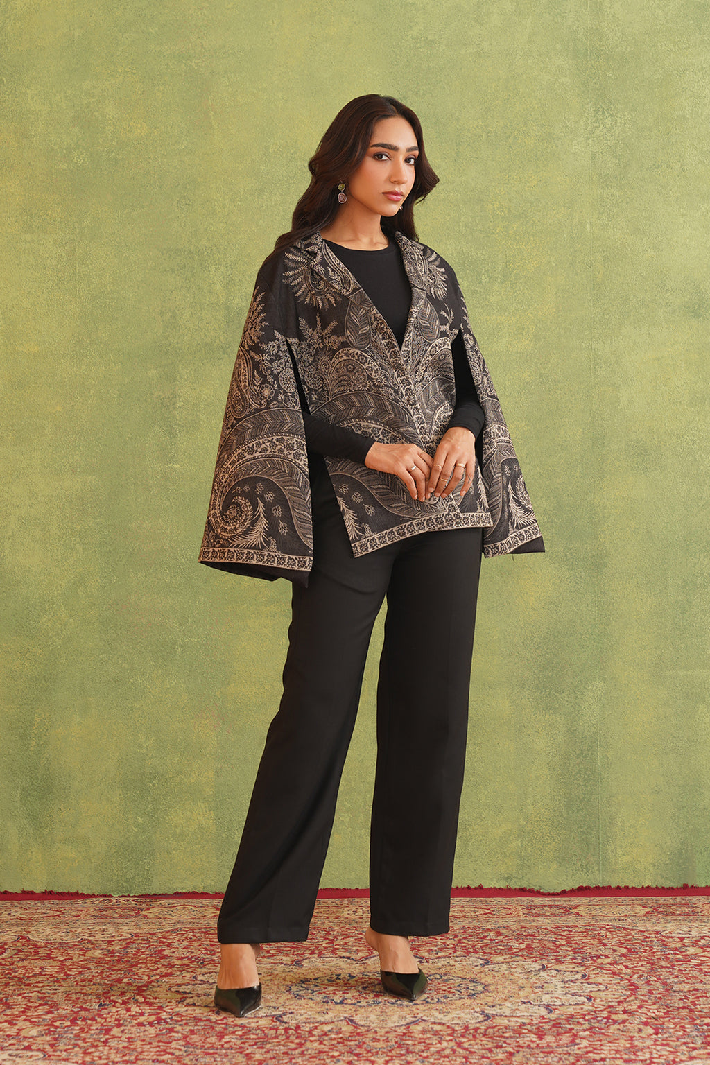 Inching Box Charcoal Black Paisley Cape: A Stylish Statement – INCHING INDIA