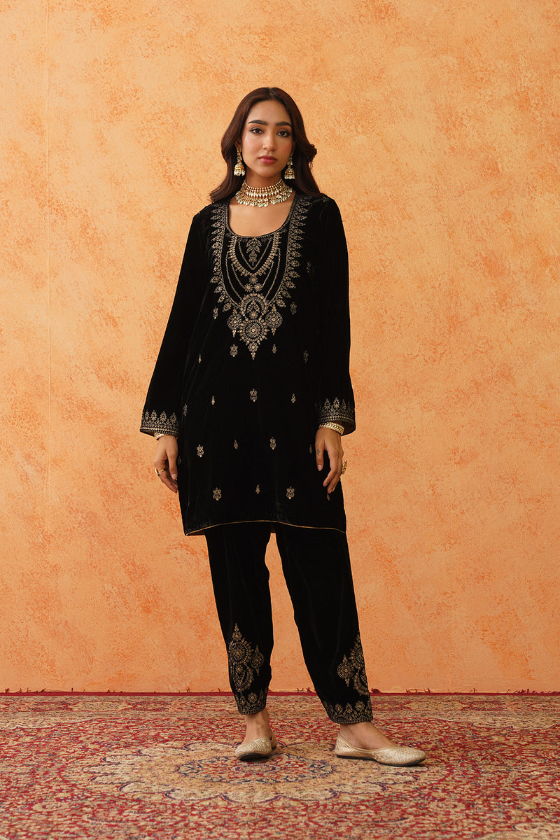 Black Velvet Embroidered Suit with Teal Contrast Dupatta