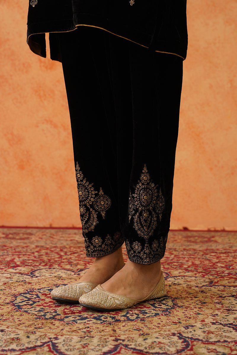 Black Velvet Embroidered Suit with Teal Contrast Dupatta