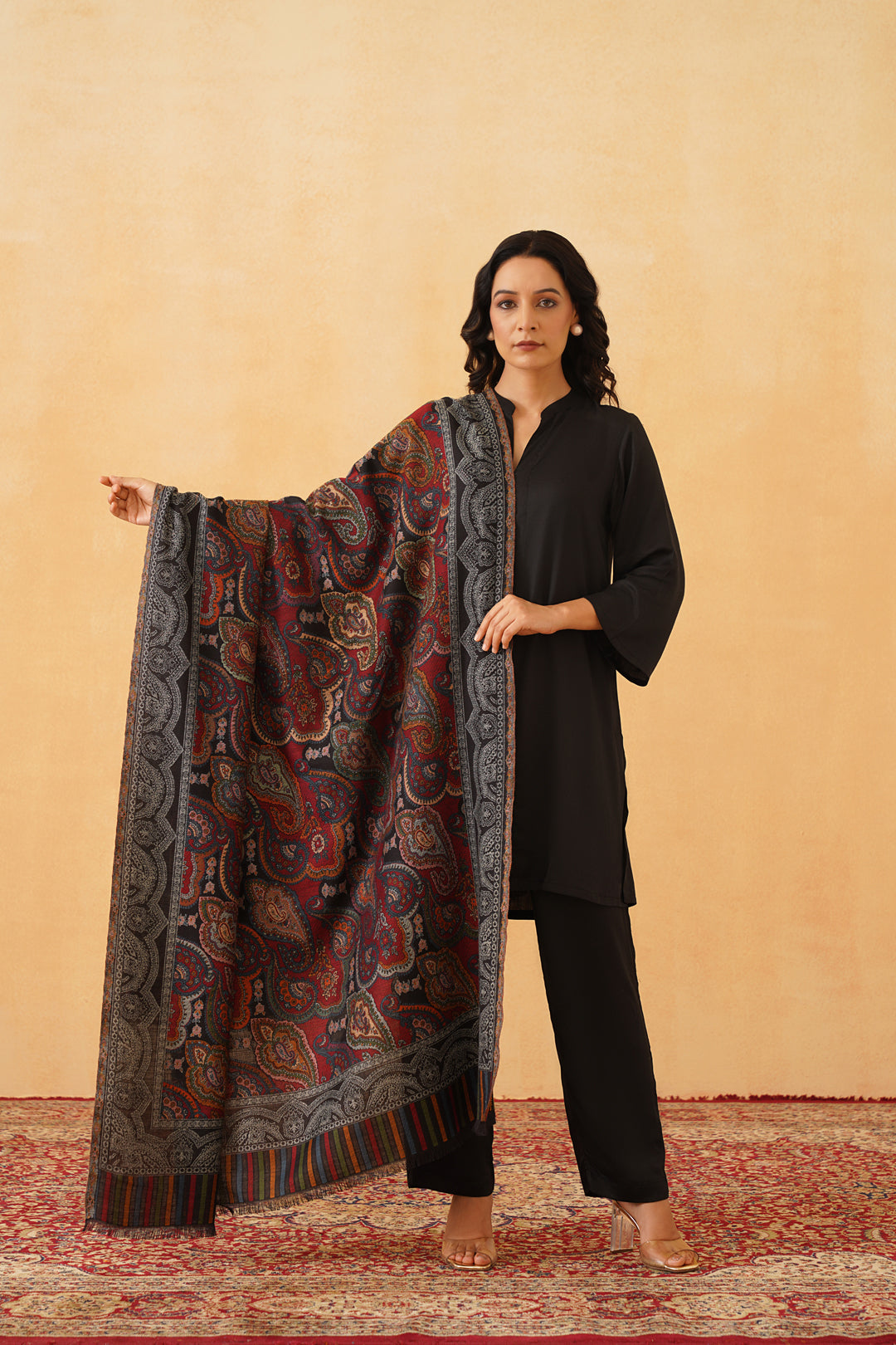 hand embroidered kashmiri pashmina shawl