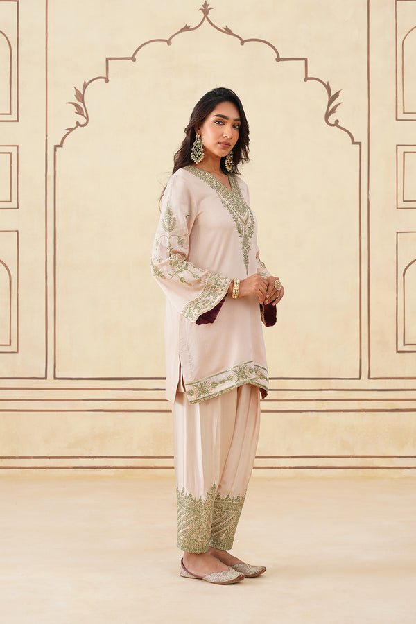 Old Lace Embroidered Set with Green Organza Dupatta