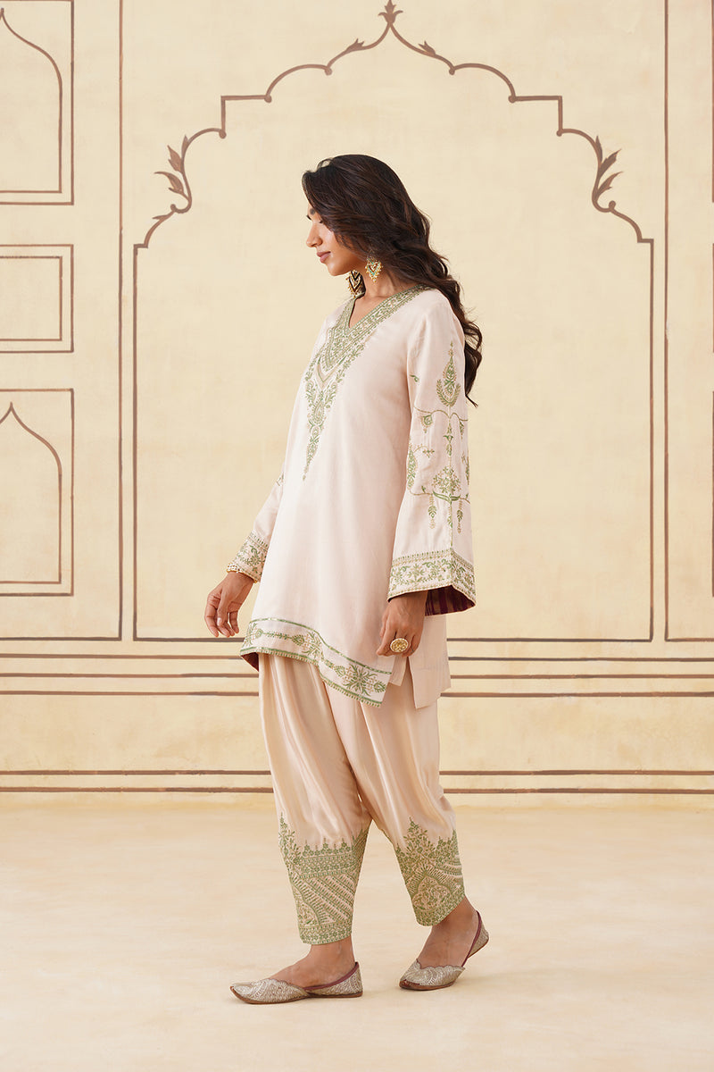 Old Lace Embroidered Set with Green Organza Dupatta