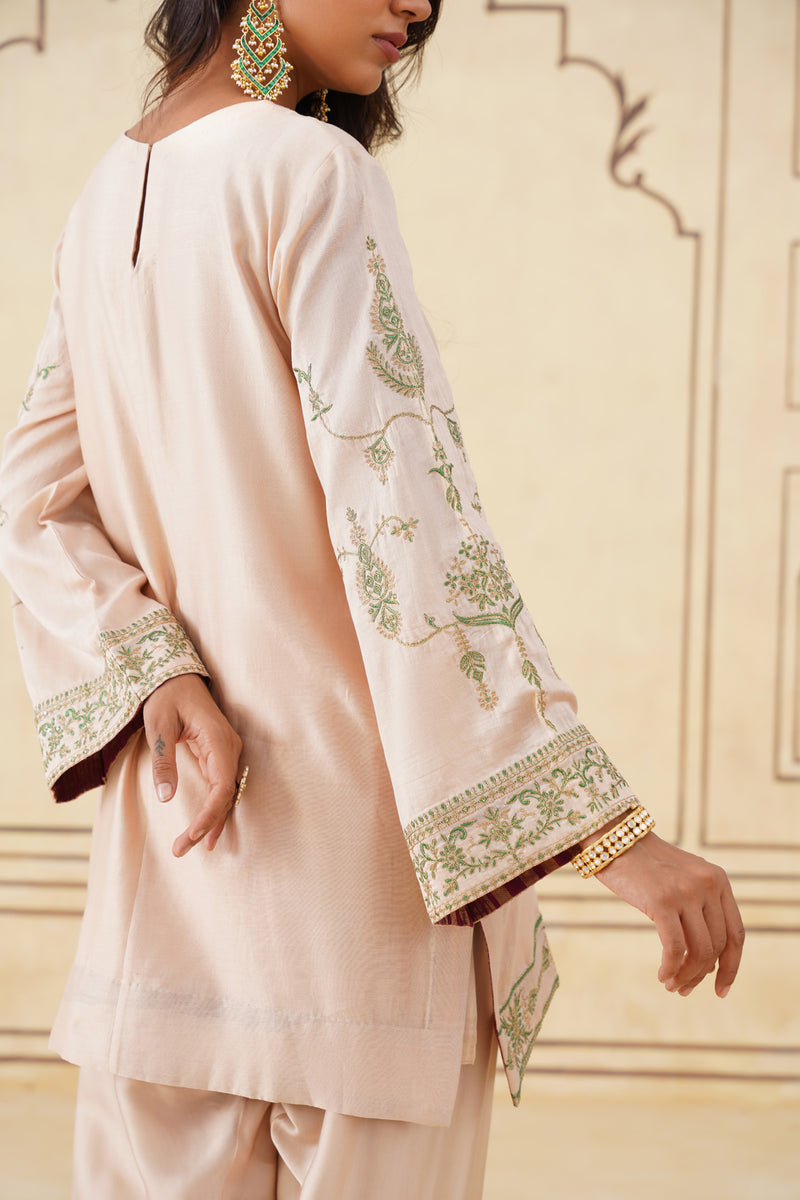 Old Lace Embroidered Set with Green Organza Dupatta