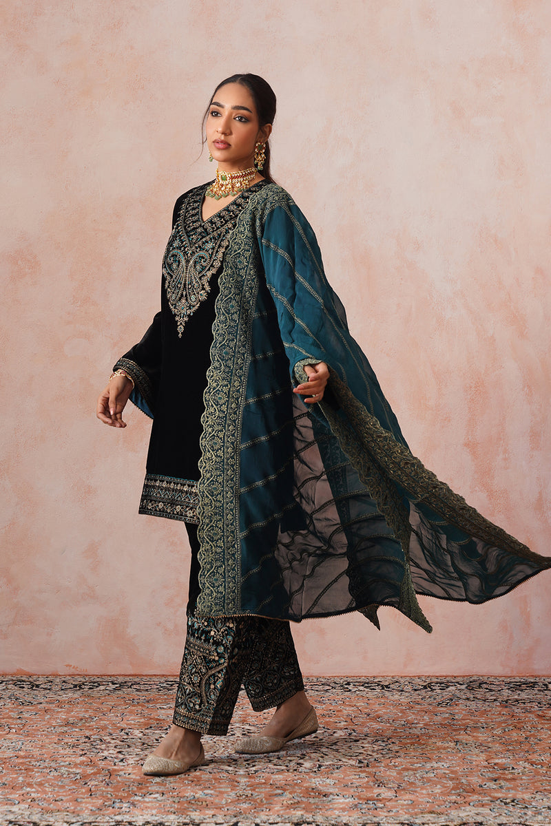 Aafreen Black Velvet Embroidered Set