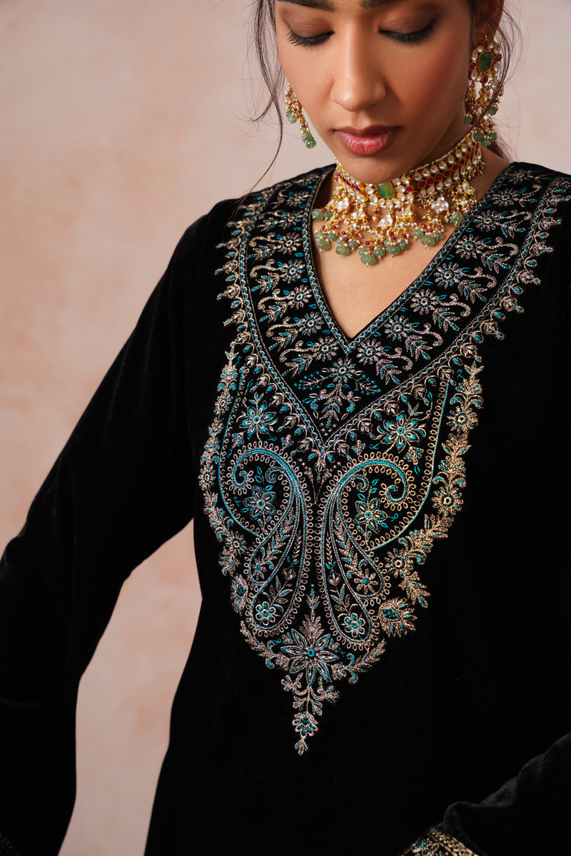 Aafreen Black Velvet Embroidered Set