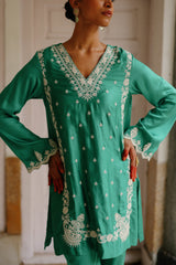 Parv Emerald Green Embroidered Set- Inchingindia