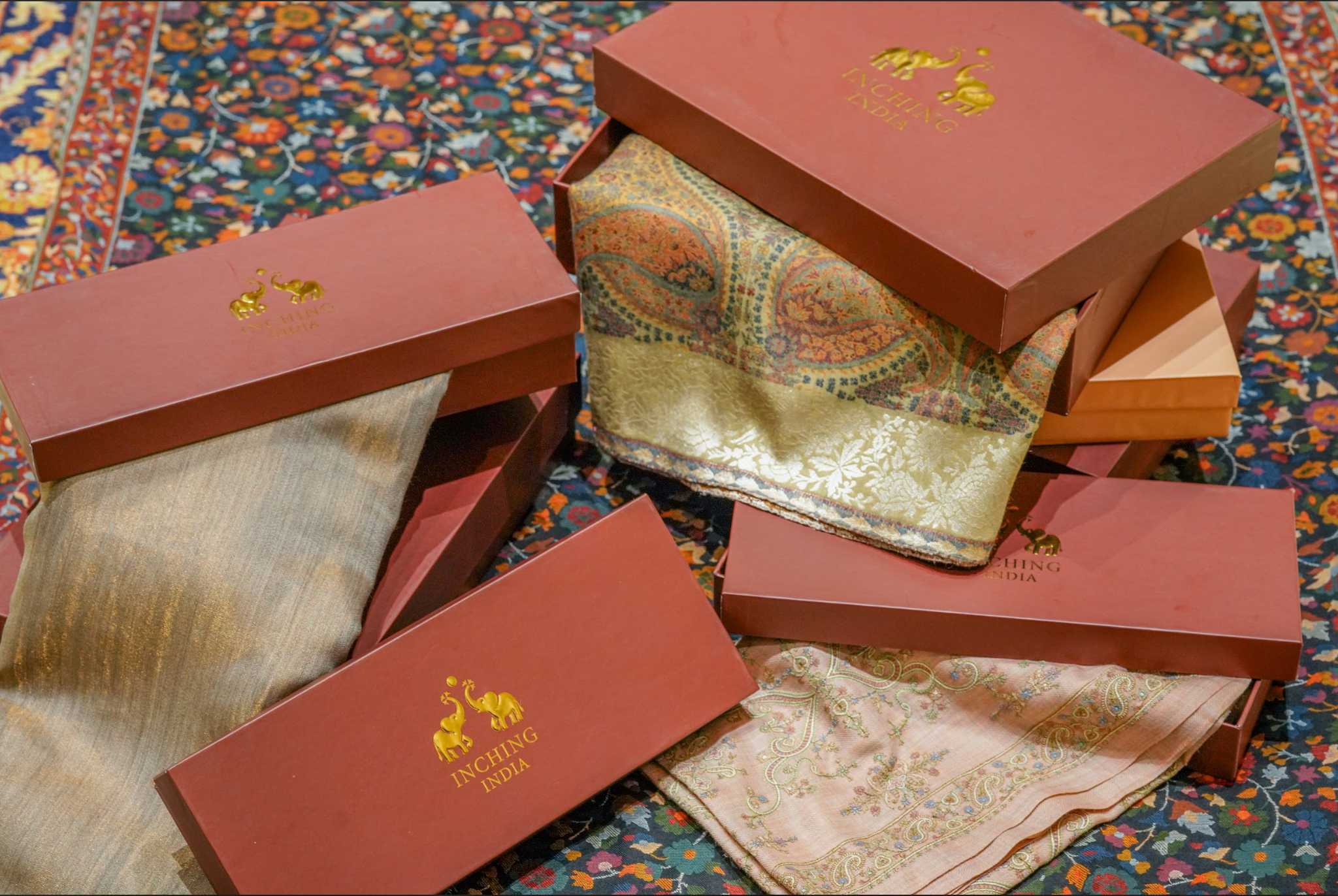 Corporate & B2B gifting with logo sleeves and inserts