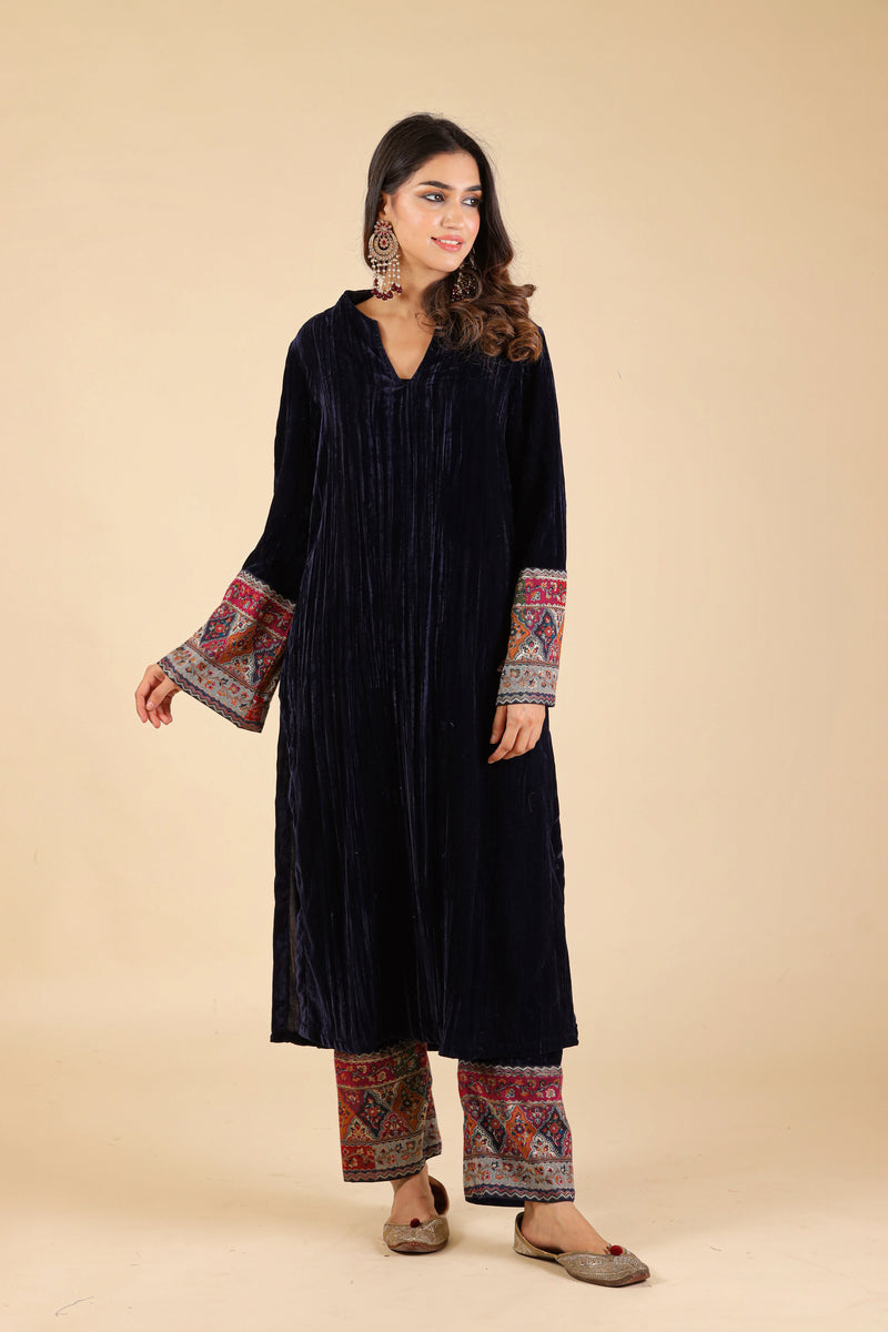 NAVY BLUE CRUSH SUIT WITH WOVEN CHANDERI DUPATTA