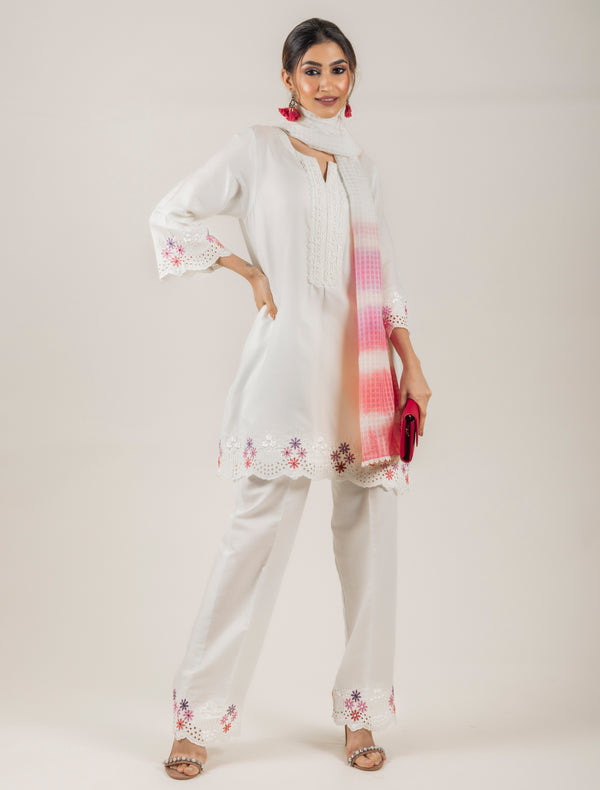 CREAM FLORAL EMBROIDERED SET