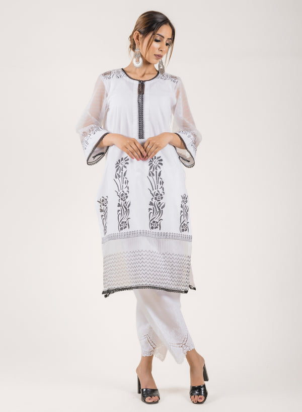 WHITE AND BLACK BLOCK PRINTED SUIT